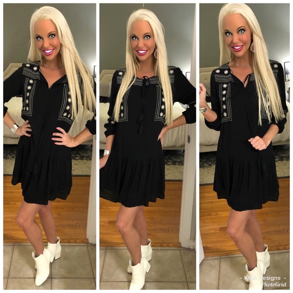 Dresses & Skirts - SALE!!❤️LAST 1! Black Embroidery  Tie Front Dress